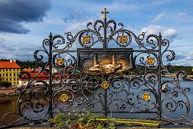 中国香港动漫电玩节开幕 PlayStation展台性感小姐姐吸睛